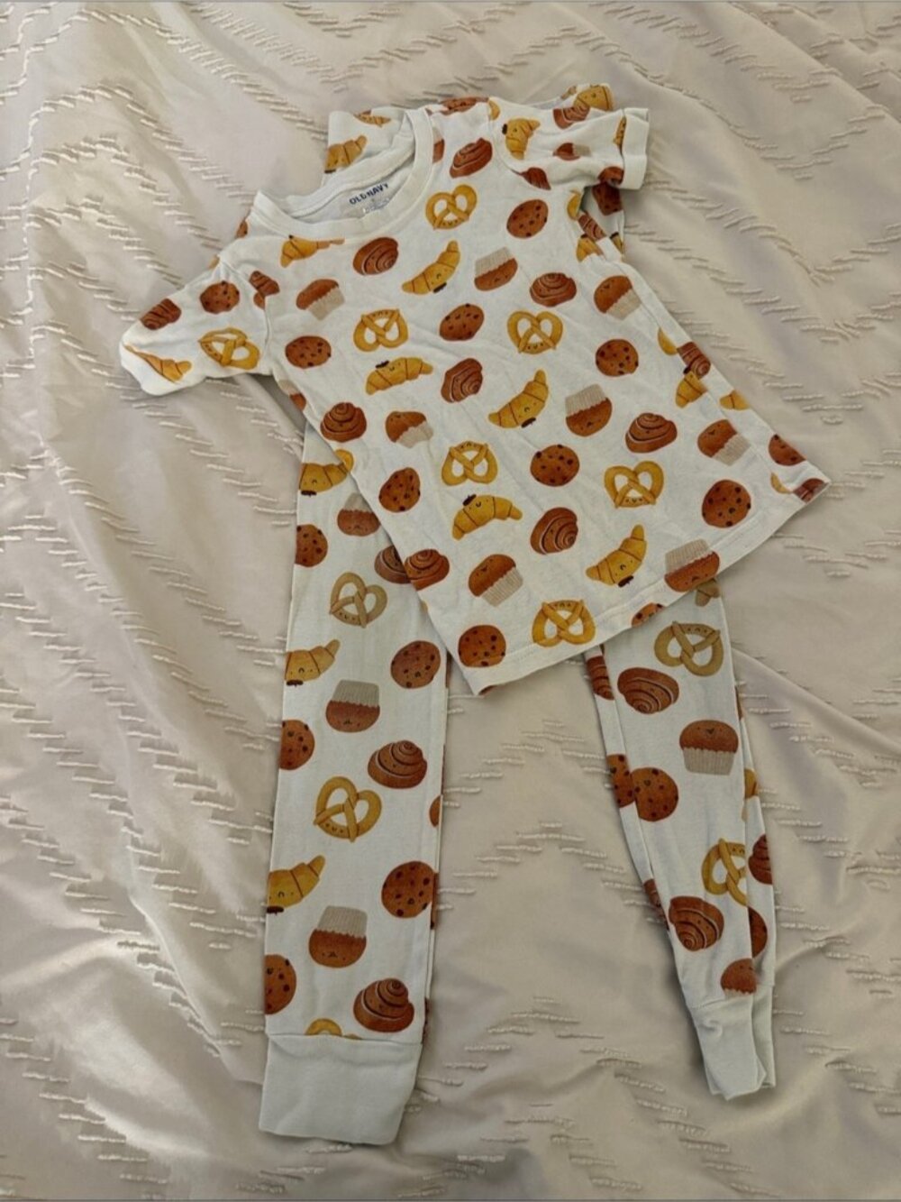 Old Navy White Kids Pajama Top with Brown & Yellow Bakery Print